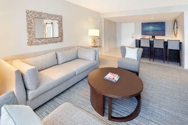 1 KING BED SUITE W/ WET BAR AND LIVING RM