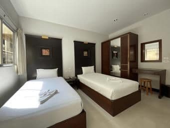 Standard Room (Twin)