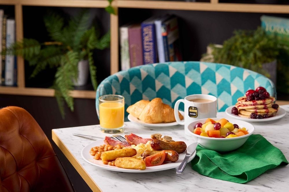Travelodge Gatwick Airport Central Hotel4
