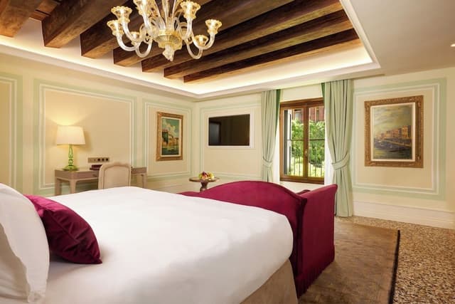 Junior Suite Garden View