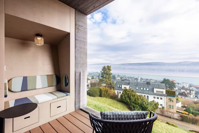Lifestyle Room with Lake View