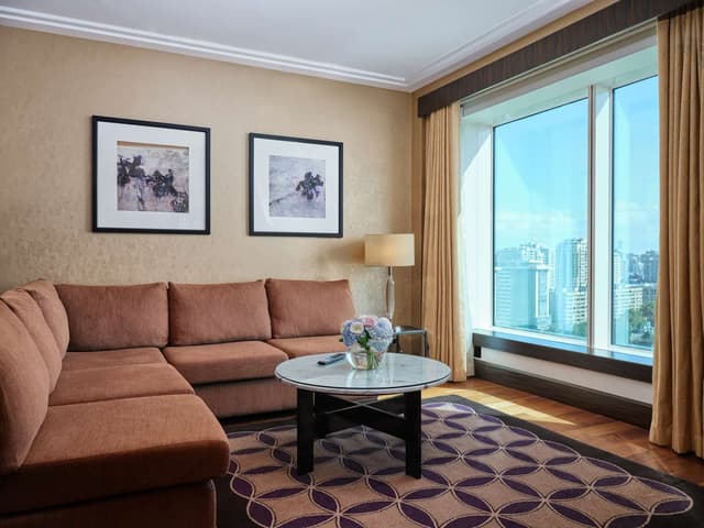 ONE BEDROOM CASPIAN SUITE WITH LOUNGE ACCESS