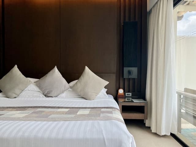 Junior Suite Limited View - Annex Wing
