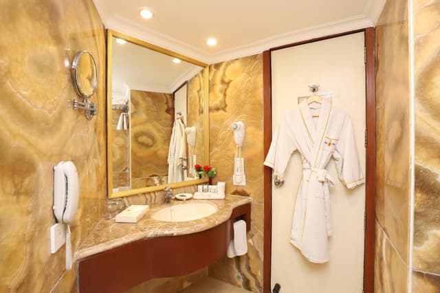 Maharaja One Bedroom Suite