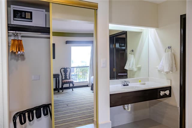Suite-1 King Bed, Non-Smoking, Microwave And Mini-Refrigerator, High Speed Internet Access, Coffee Maker, Continental Breakfast