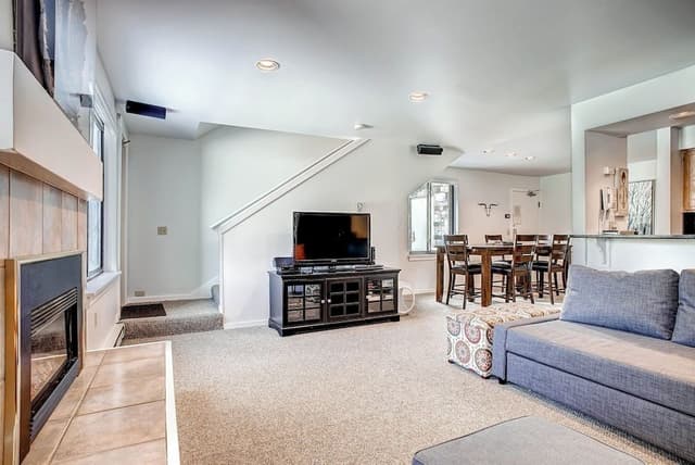 Condo, 2 Bedrooms (2 Bath)