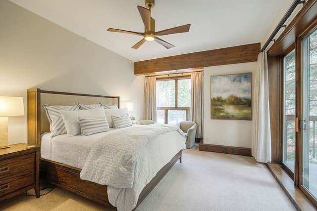 Condo, 2 Bedrooms