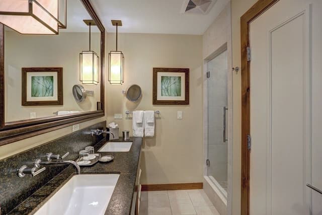 Room, 1 King Bed (Lodge)