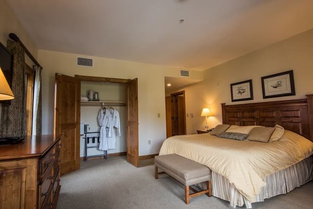 Condo, 3 Bedrooms, Mountain View