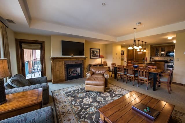 Condo, 3 Bedrooms, Mountain View