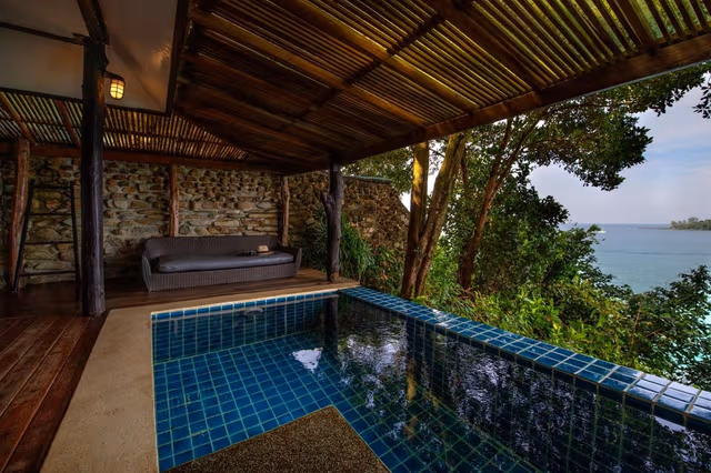 Mini Pool Villa Tropical Style