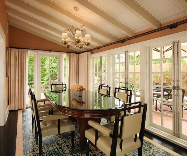 Bungalow 8