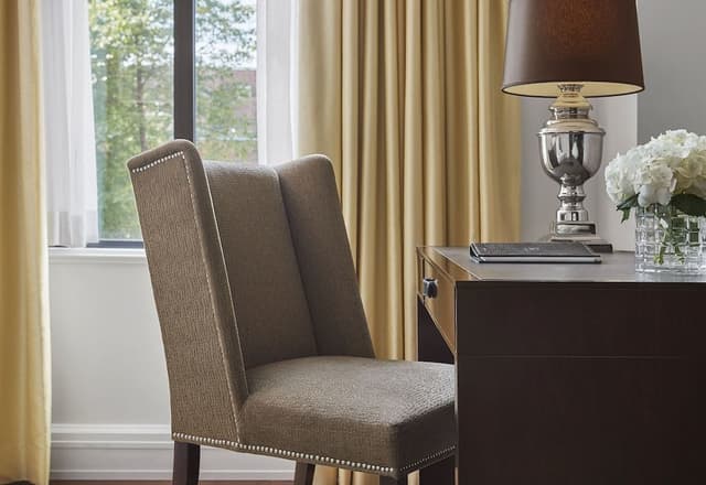 Suite (Rosewood)