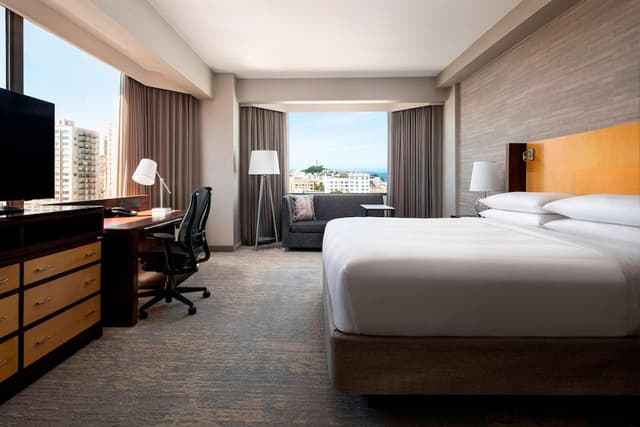 Club Room, 1 King Bed
