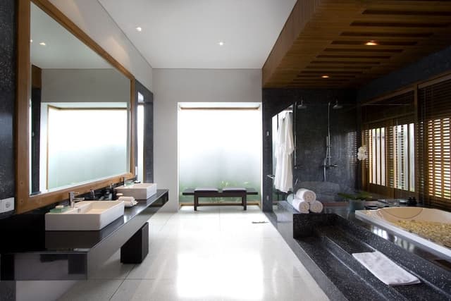 Royal Villa, 3 Bedrooms, Courtyard Area (Independent Building across the street)