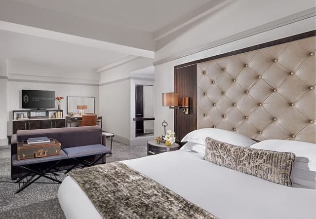 Deluxe Room, 1 King Bed, Accessible