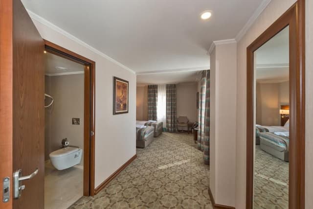 Deluxe Family Room