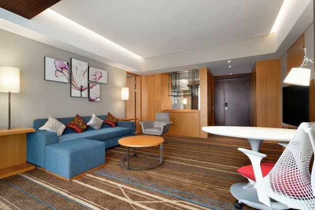 1 KING ONE BEDROOM SUITE WITH CITY VIEW