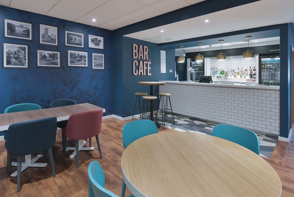Travelodge London Ealing Hotel4