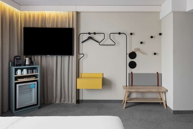 KING ROOM