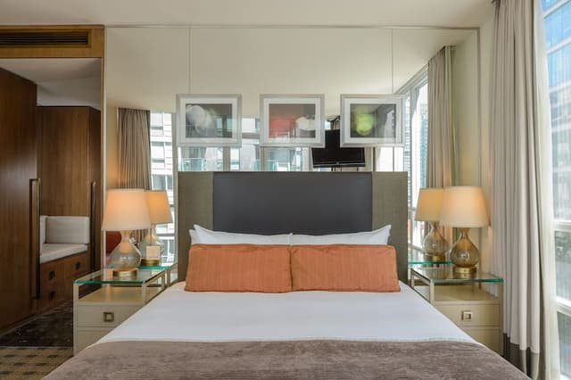 Loden Signature Corner