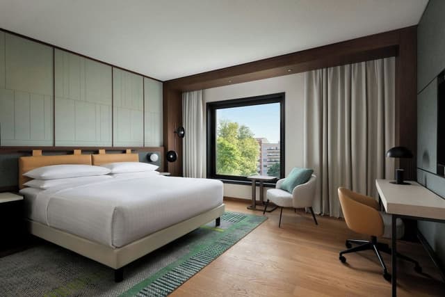 Deluxe Room, 1 King Bed