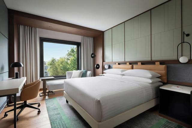 Deluxe Room, 1 King Bed