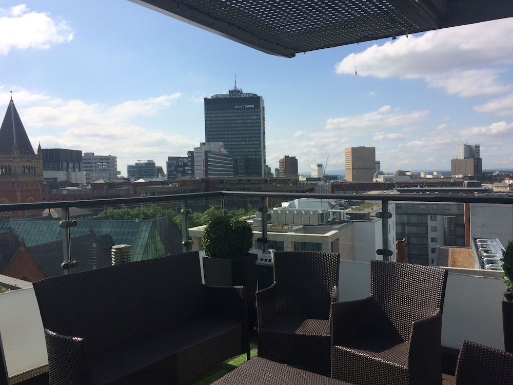 DoubleTree by Hilton Manchester Piccadilly1
