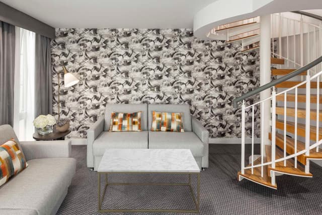 KING MASTER DUPLEX SUITE