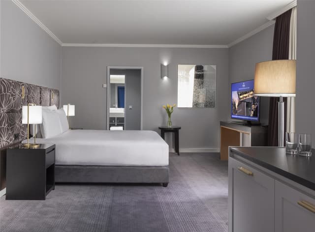 KING FAMILY SUITE