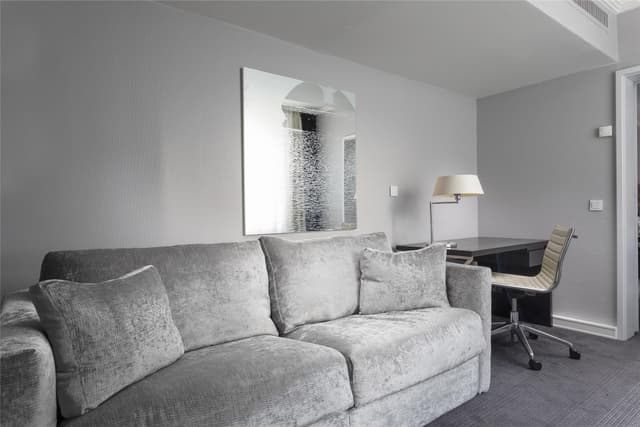 KING SUPERIOR ROOM WITH SOFA