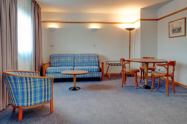 Apartment (4 Adults)