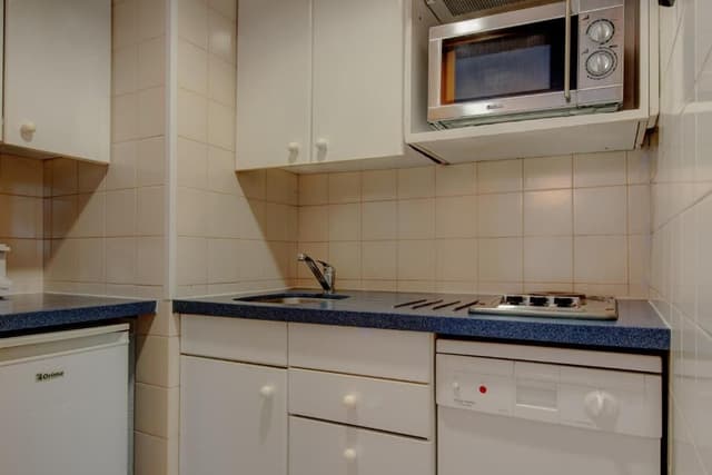 Apartment (4 Adults)