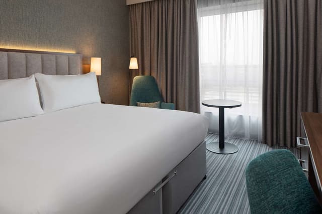 KING GUEST ROOM