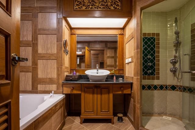 Deluxe Room, 1 King Bed, Pool Access (Lanna)
