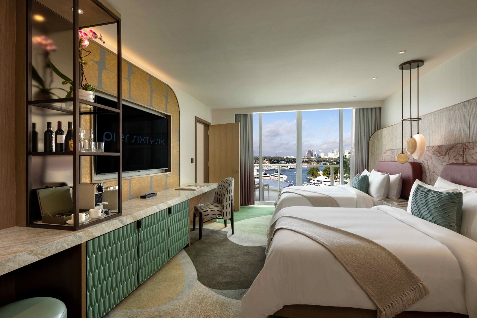 Pier Sixty-Six Hotel and Marina3