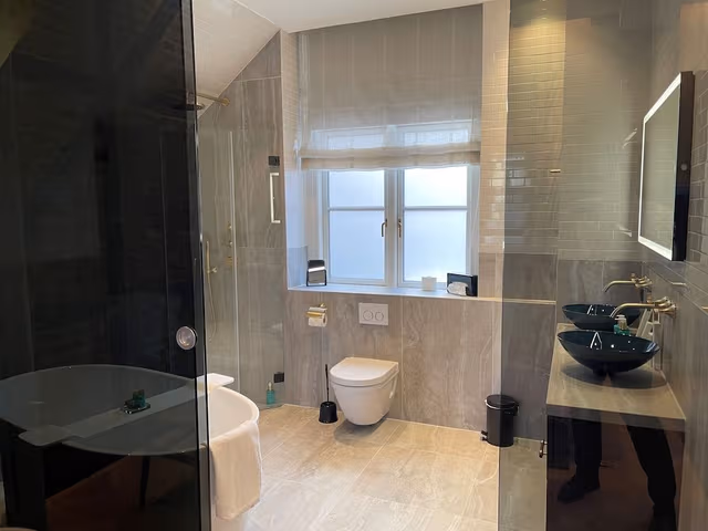 Signature Suite