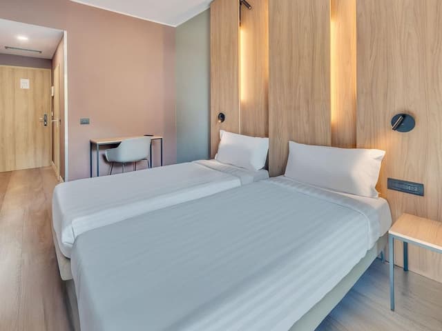 Standard Twin Room