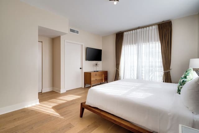 Grand Suite, 1 King Bed, Balcony
