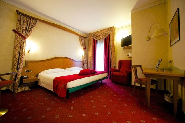 Standard Room, 1 Queen Bed
