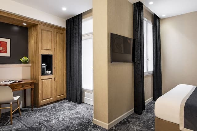 Junior Suite, 1 Queen Bed