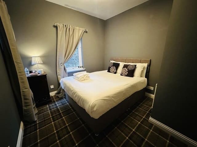 Double Room (Petite)