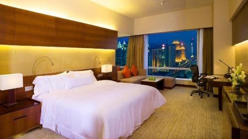 Club lounge access, Guest room, 1 King, City view