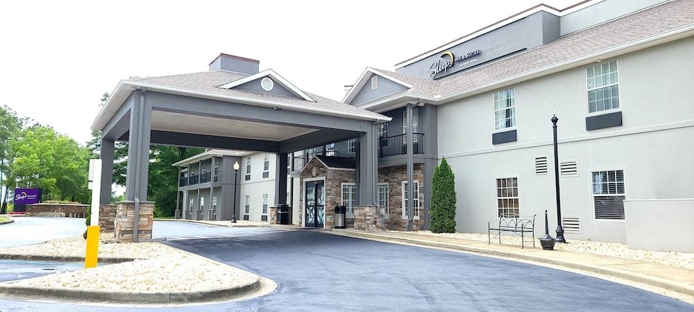 COMFORT INN & SUITES BIRMINGHAM3