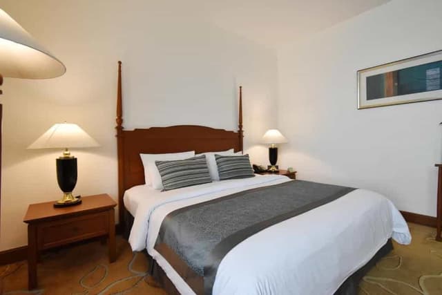 Grand Deluxe Room