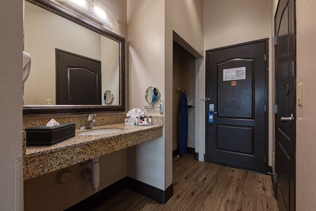 Room, 1 King Bed, Accessible, Non Smoking