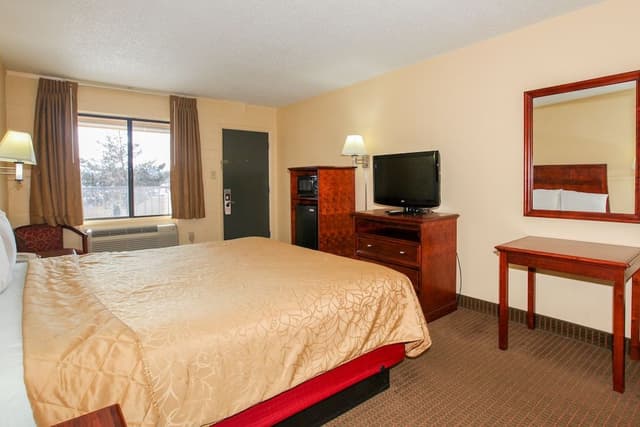 Standard Room, 1 King Bed