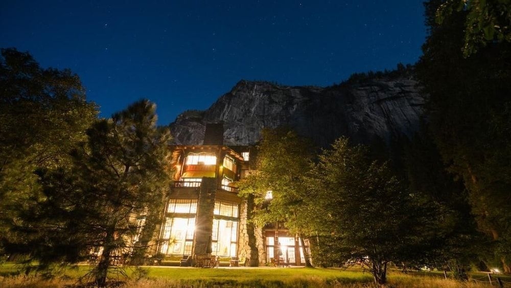 THE AHWAHNEE4