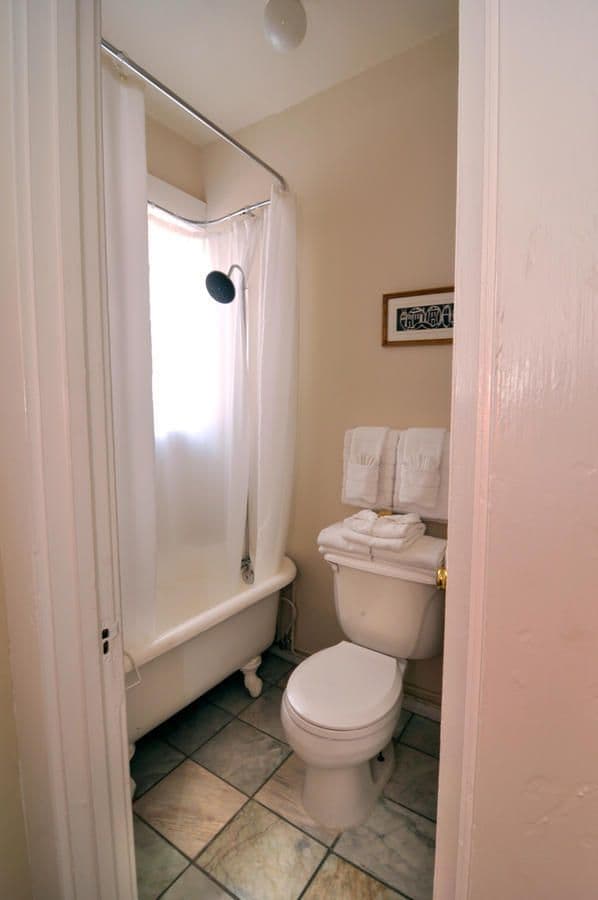 Standard Quad Room with Ensuite Bathroom