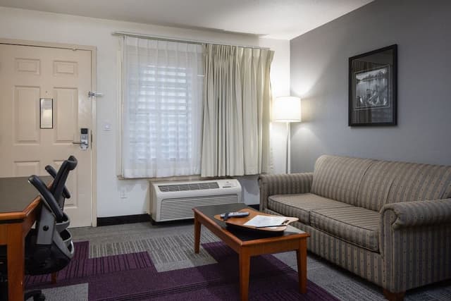 Deluxe Room, 1 King Bed with Sofa bed
